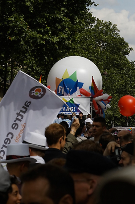 Gay pride Paris JUN13-116